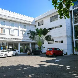 https://the-kings-bay-by-silvas.kandyhotelsnow.com